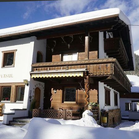 Haus Vasul Hotel Sankt Anton am Arlberg Buitenkant foto