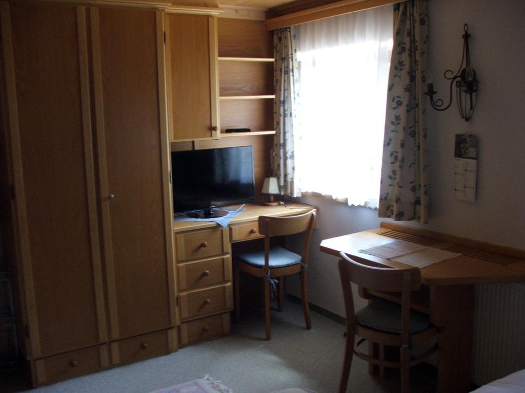 Haus Vasul Hotel Sankt Anton am Arlberg Kamer foto