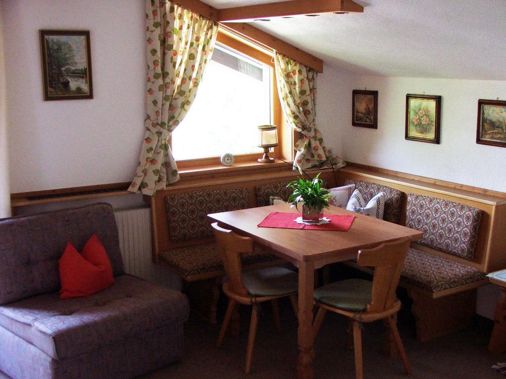 Haus Vasul Hotel Sankt Anton am Arlberg Kamer foto