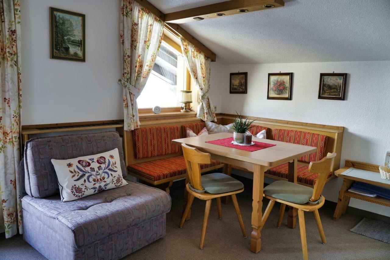Haus Vasul Hotel Sankt Anton am Arlberg Buitenkant foto
