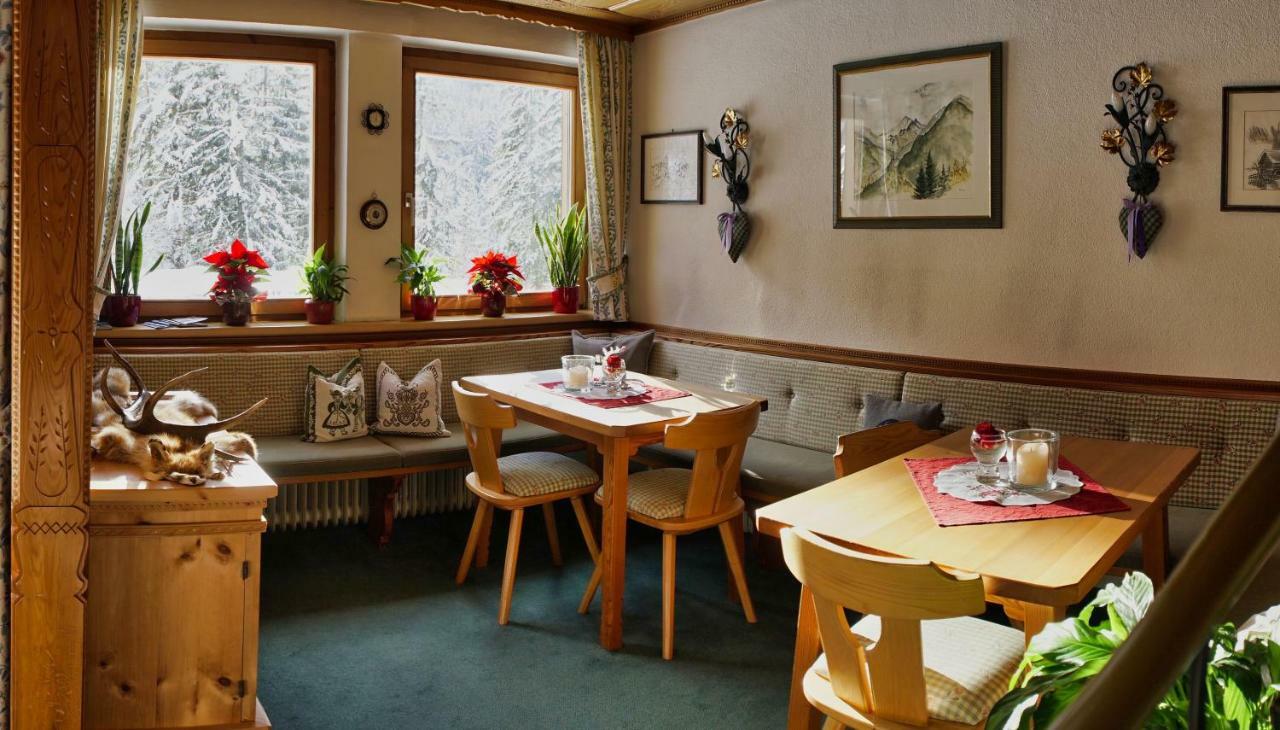 Haus Vasul Hotel Sankt Anton am Arlberg Buitenkant foto